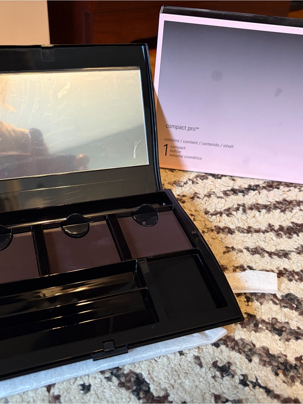 Mary Kay Compact Pro Refillable Makeup Palette - Black